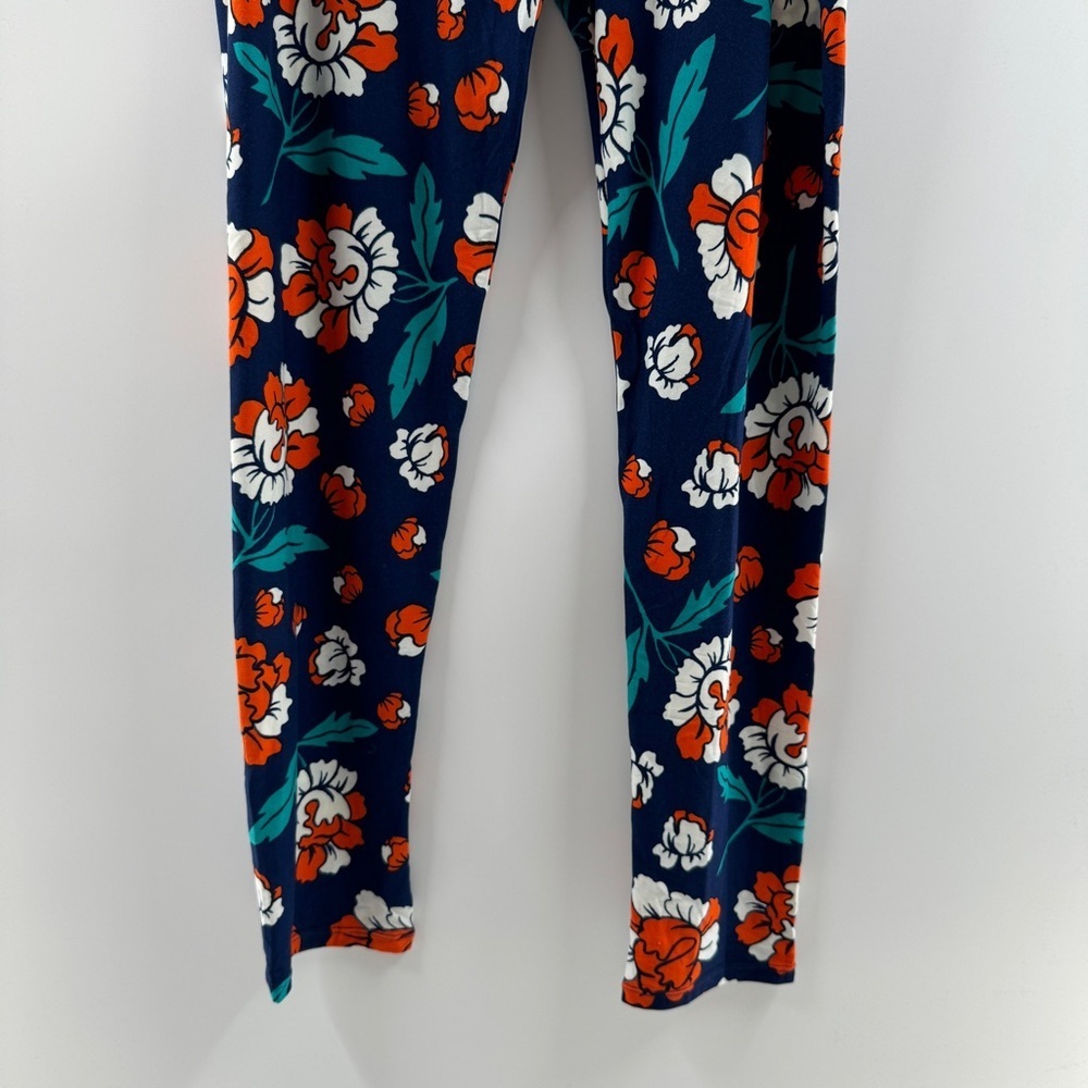 LuLaRoe Tall & Curvy Leggings – Buttery Soft Stretchy Print Leggings - Picture 4 of 5
